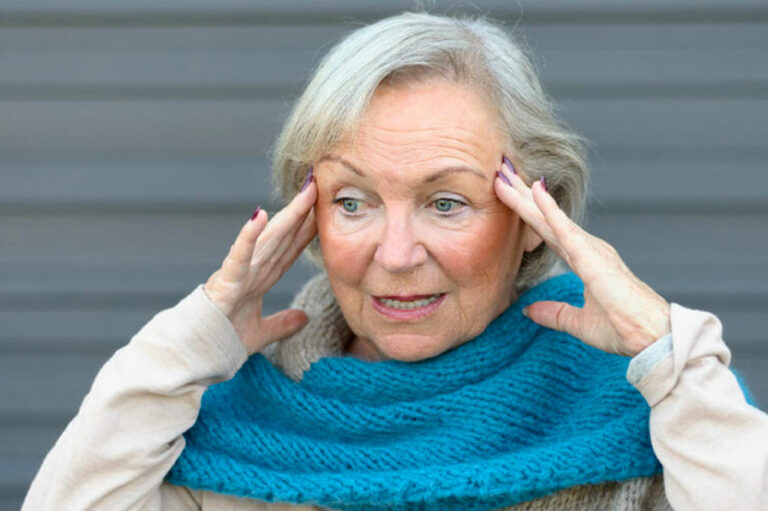 7 early warning signs of dementia and care options
